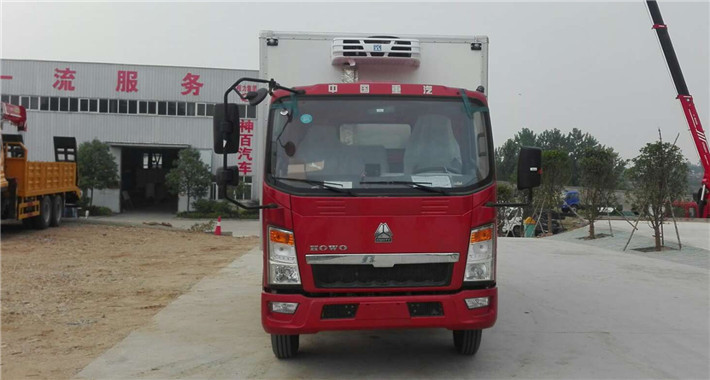 重汽豪沃 4.2米冷藏車