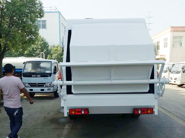 東風(fēng)天錦12方壓縮垃圾車