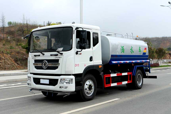 怎樣排除灑水車柴油機(jī)過早、過遲的噴油現(xiàn)象？